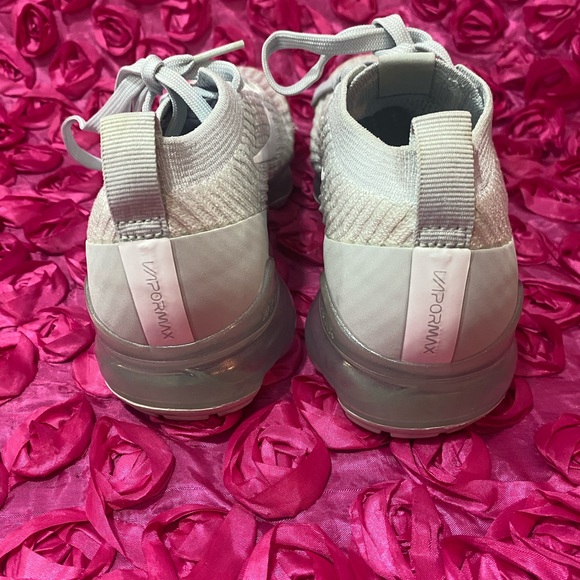 WOMEN'S NIKE AIR VAPORMAX FLYKNIT 3 RUNNING SHOES - Picture 8 of 9